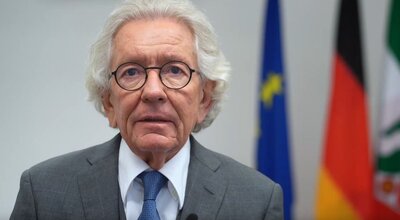 Dr. Stephan Holthoff-Pförtner